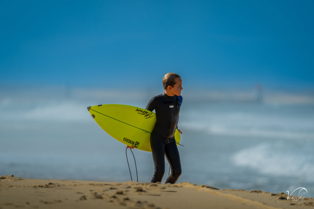 Achat ou abonnement de combinaison de surf pour enfant : que choisir ?